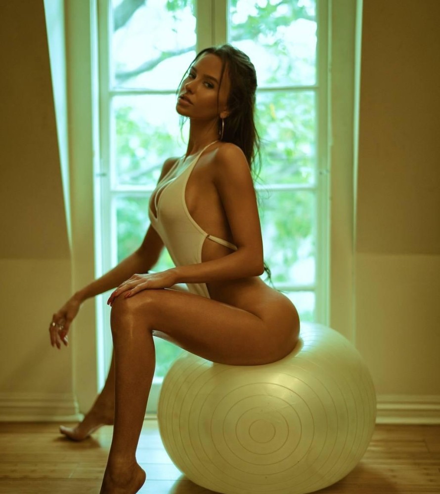 Индивидуалка Виолетта фото № 2 в городе Нижневартовск